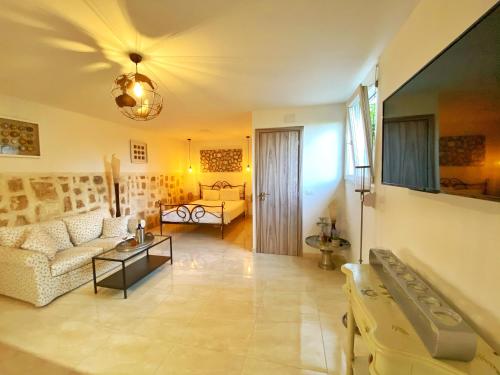 MG Cozy Garden View Studio