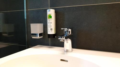 Ένα μπάνιο στο SH Hotel by WMM Hotels