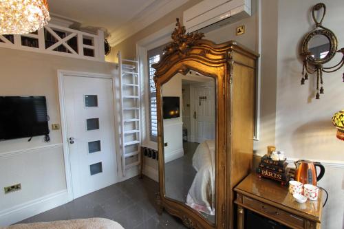 Tower Guest House photo 42