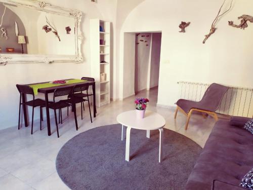 Ein Sitzbereich in der Unterkunft Apartamentos La Machacona Plaza Mayor