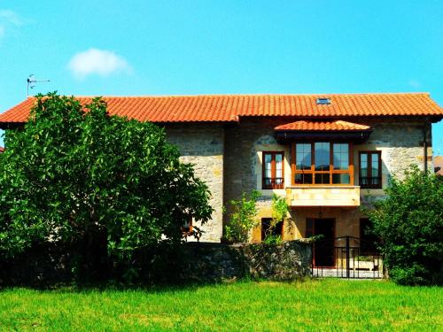 Foto CASA AMPLIA CON JARDÍN Y APARCAMIENTO G-100147 1