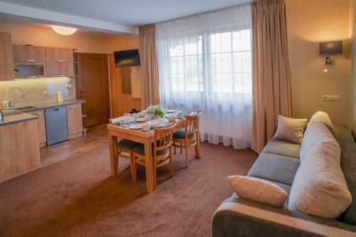 Gallery image of Apartamenty Liliowe SPA & Wellness in Murzasichle