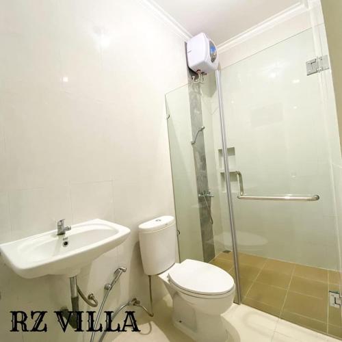 Ένα μπάνιο στο RZ Villa 1