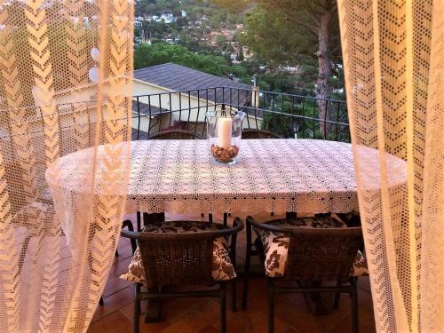 Cala Canyelles Villa & Private Studio with Garden