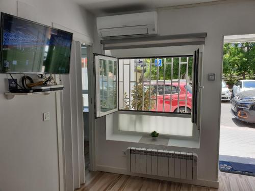 Spacious Apartment Madrid - Metro Barrio del Pilar