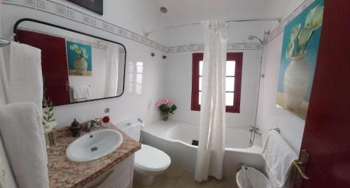 Bilik mandi di Casitas Las Pereras