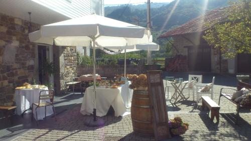 A restaurant or other place to eat at Hotel Rural El Secreto de Julia