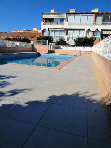 Piscina a Richelieu o a prop