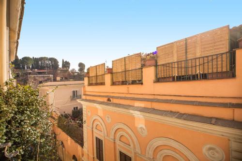 Billede fra billedgalleriet på Elegant Apartment Behind the Colosseum i Rom