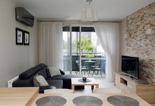 Μια τηλεόραση ή/και κέντρο ψυχαγωγίας στο Apartament Teresa w Uniejowie