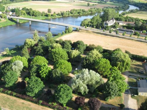 Vue panoramique sur l'établissement Camping de Marcilly sur Vienne