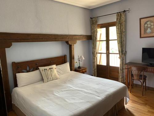 Gallery image of Hotel Charle in Jaca