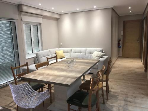 Ruang duduk di Apartamentos Apolo Somo