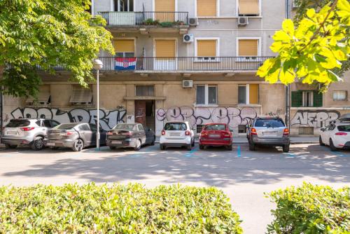 Split Apartment Worek