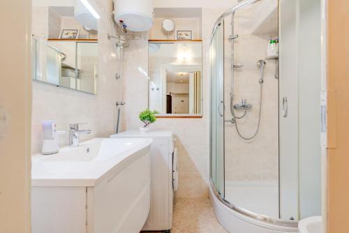 Split Apartment Worek