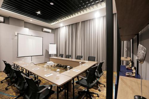 Konferenční prostory v ubytování Luminor Hotel Purwokerto By WH