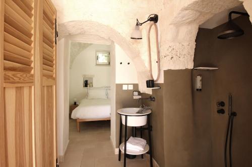Koupelna v ubytování Trullo Panna Fragola - Exclusive four bedroom Villa & Private pool