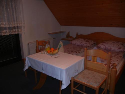 Ένα ή περισσότερα κρεβάτια σε δωμάτιο στο Apartments & Rooms Stare