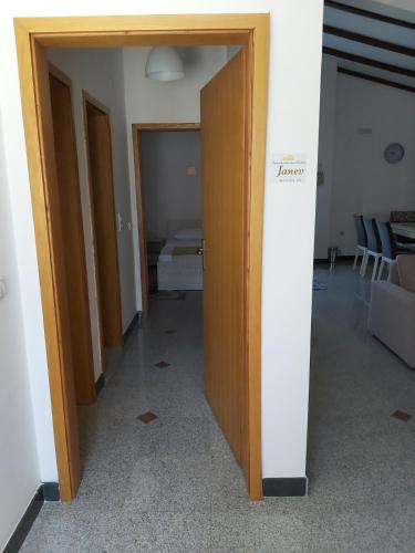Gallery image of Apartments and Villas Janev in Star Dojran