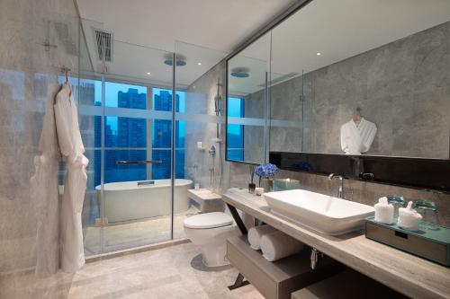 Ένα μπάνιο στο Fraser Residence Chengdu