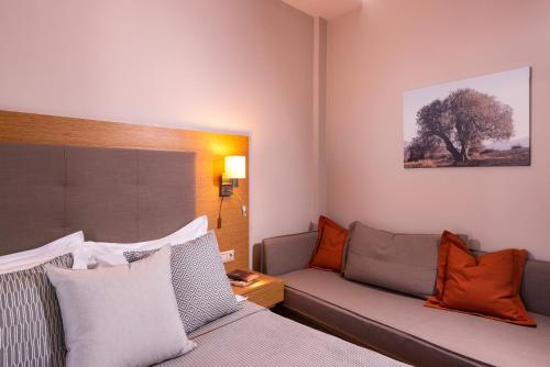 Gallery image of George Hotel in Limenaria