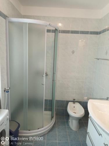 Ένα μπάνιο στο Apartments Vodarić Loznati