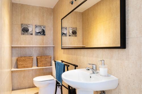 Ένα μπάνιο στο PillowAbroad - Poris Duplex