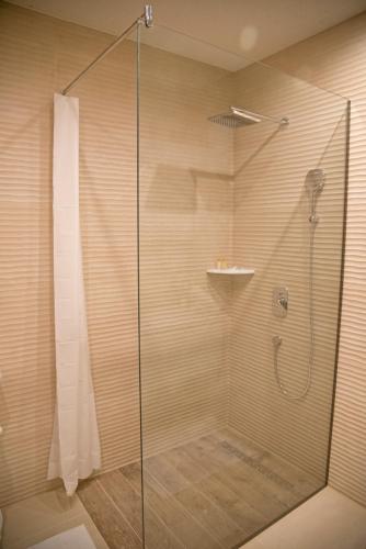 Ένα μπάνιο στο All Seasons Apartments