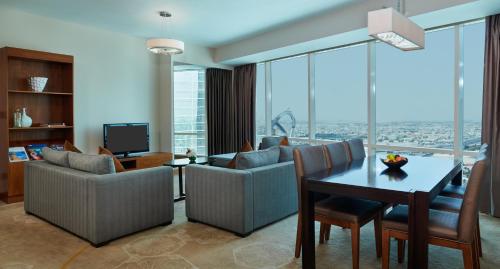 Zona de estar de InterContinental Doha The City by IHG