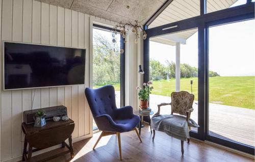 TV a/nebo společenská místnost v ubytování Pet Friendly Home In Vinderup