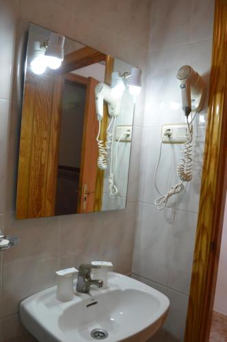 Gallery image of Hostal Rural Montual in Los Baños
