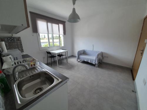 Cucina o angolo cottura di Valentinos Apartments