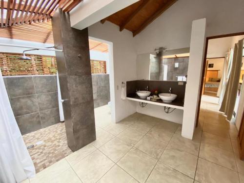 Koupelna v ubytování Argovia Ecolodge
