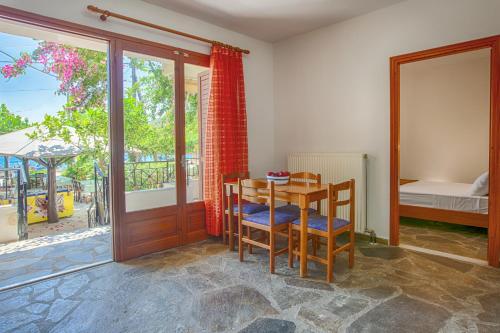 Postel nebo postele na pokoji v ubytování Giapis apartment