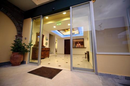 Ένα μπάνιο στο Hotel Alkionis