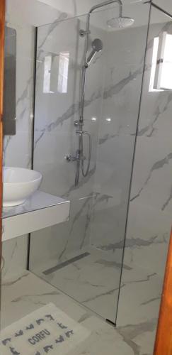 A bathroom at Pension Nychterida