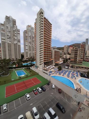 Piscina a MARISCAL (BENIDORM) o a prop