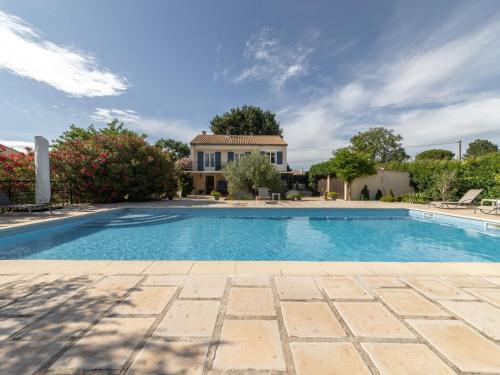 Villa in Carpentras with Private Pool