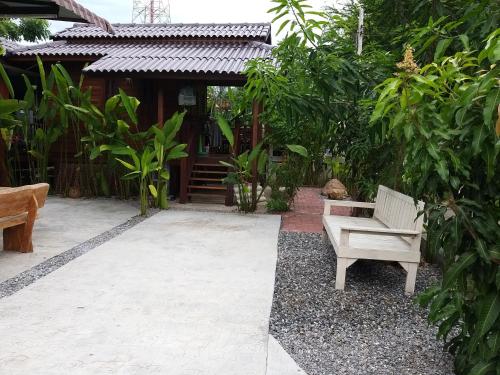 Zahrada ubytování บ้านทะเลอิ่มเอม Bann Talay Im eimm