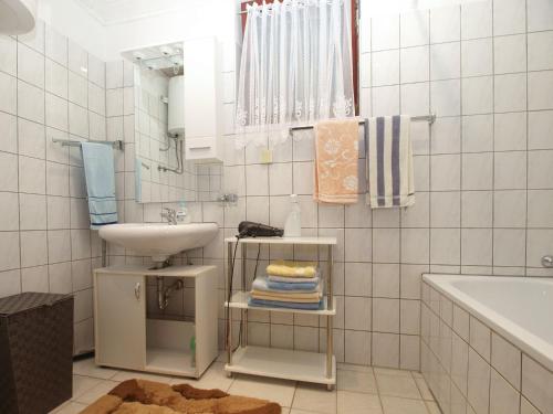 Salle de bains dans l'établissement Apartments Ivanka 934