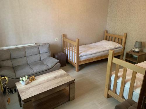 Hotel SHIBIにあるベッド