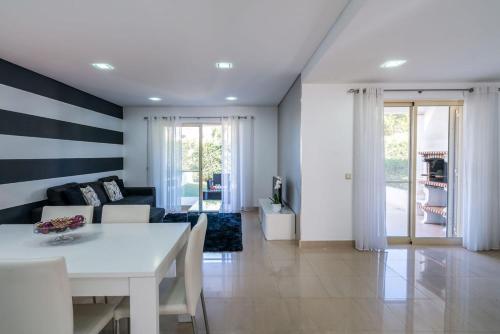 Villa Cantinho by Intiholidays
