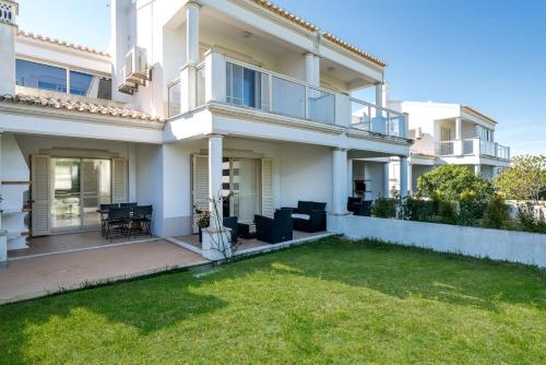Villa Cantinho by Intiholidays