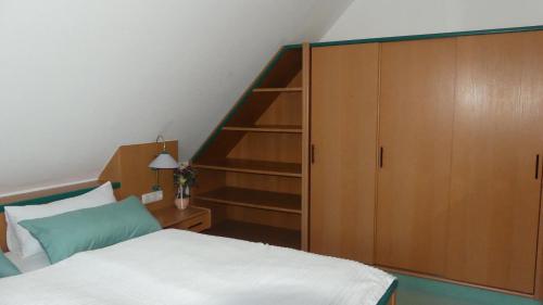Postel nebo postele na pokoji v ubytování Ferienwohnung Mittl
