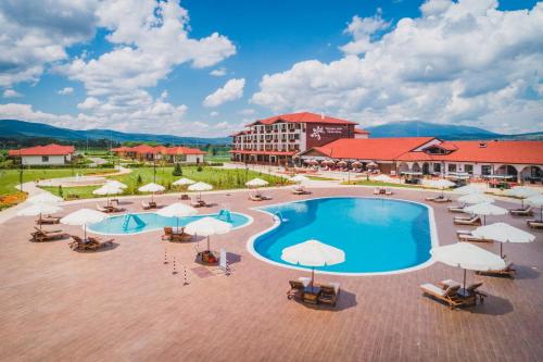 Pogled na bazen u objektu SPA Complex Belchin Spring ili u blizini