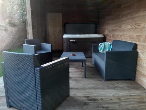 Posezení v ubytování Gîte avec SPA privé près zoo Beauval et châteaux