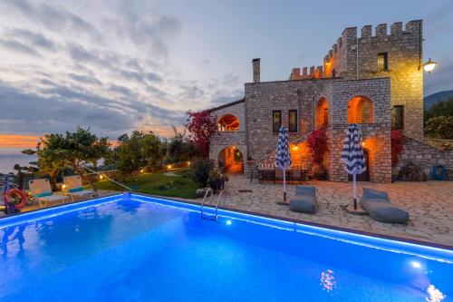 Majestic Chateau - Spectacular Seascapes & Pool