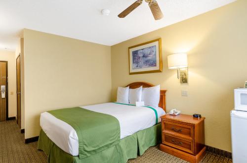 Cheyenne Guest Innにあるベッド