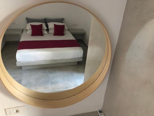 Una cama o camas en una habitación de Dragonfly Villas