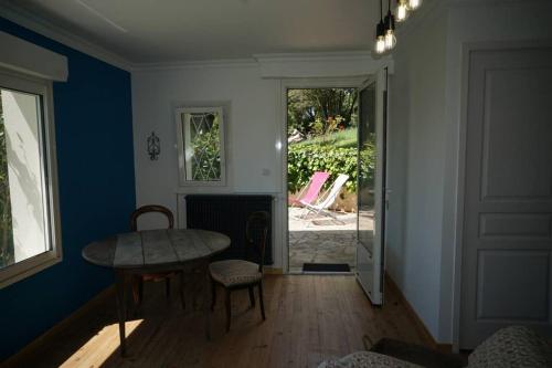 Ruang duduk di Appartement avec vue panoramique sur l'estuaire de la Gironde